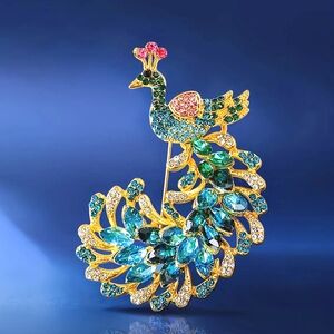 Peacock Tail Fanfare Rhinestone Brooch
